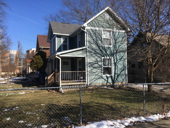 Building Photo - 231 Jones St