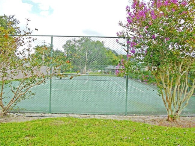 Foto del edificio - Spacious 2brm 1.5ba townhome Condo in The Villas off Conway Rd.