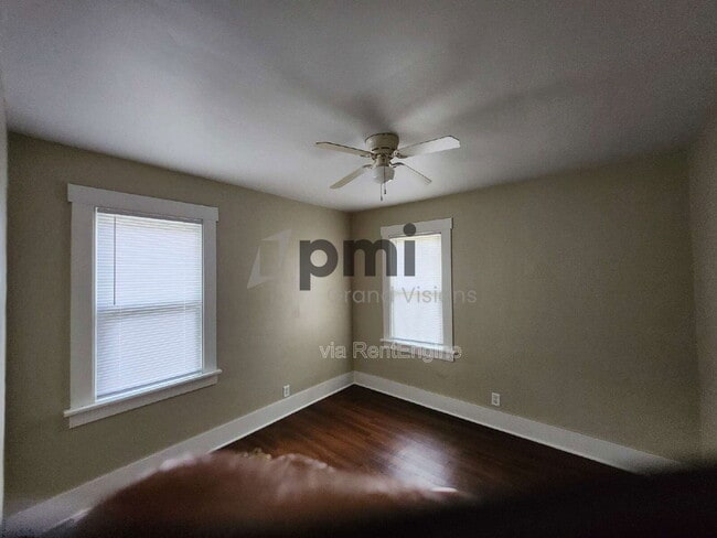 Foto del edificio - 1609 E Johns Ave