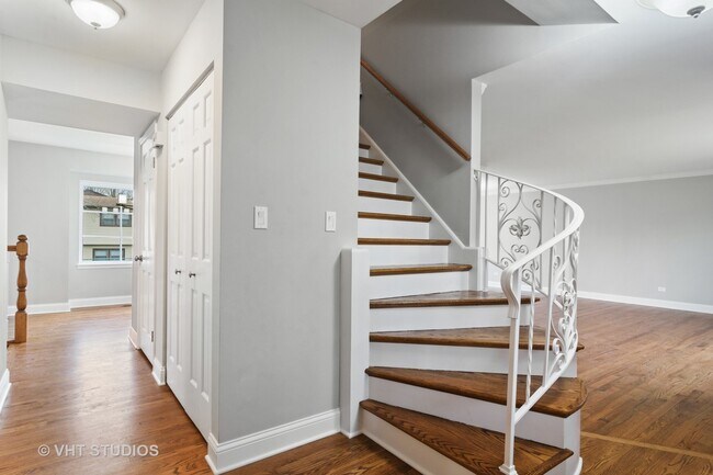 Building Photo - 1213 Selwyn Ln