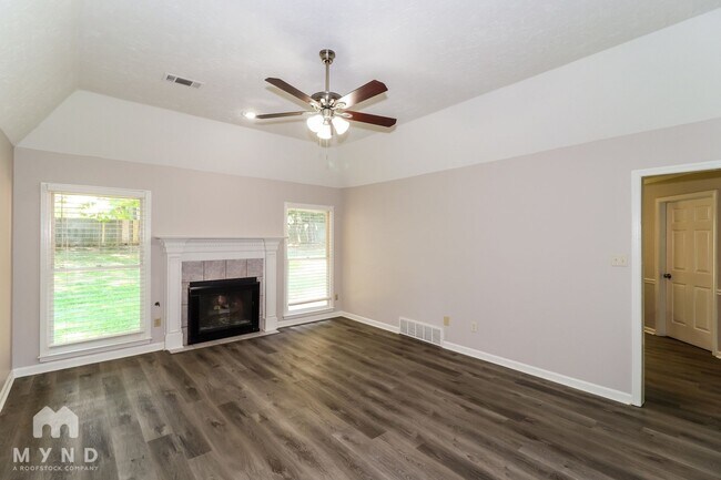Building Photo - 8994 Fletcher Park Cir N