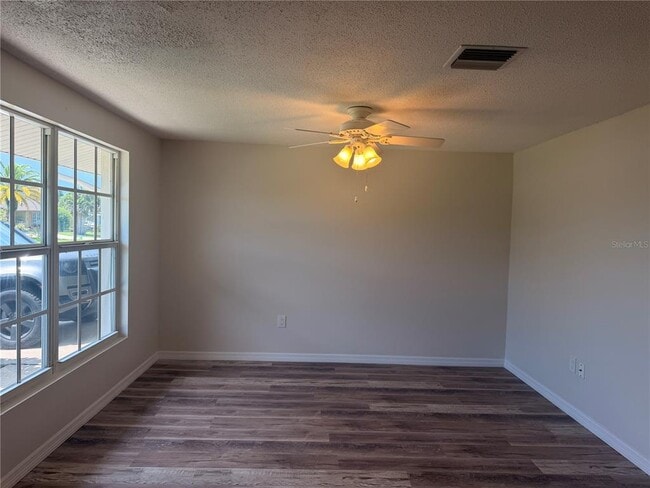 Building Photo - 4694 Nele St