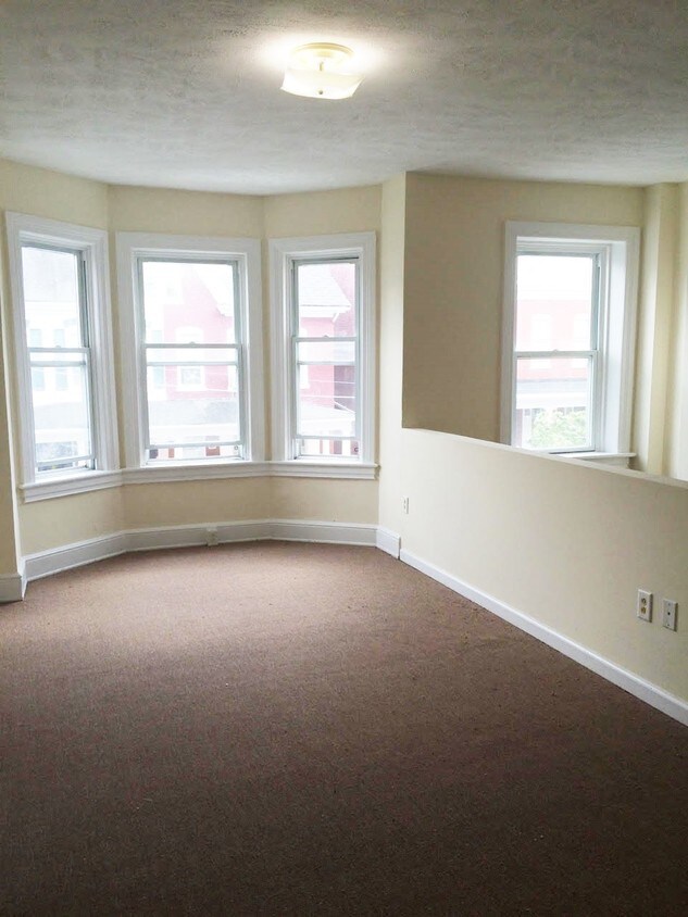 Foto principal - 141 S Mulberry St