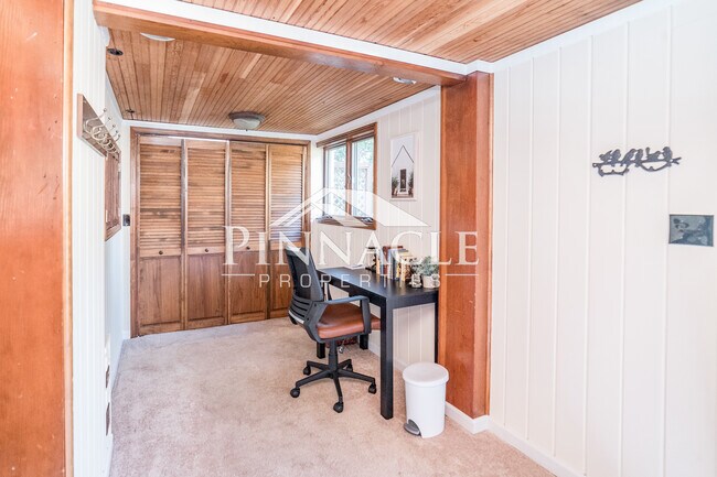 Building Photo - 5840 Quaker Pky