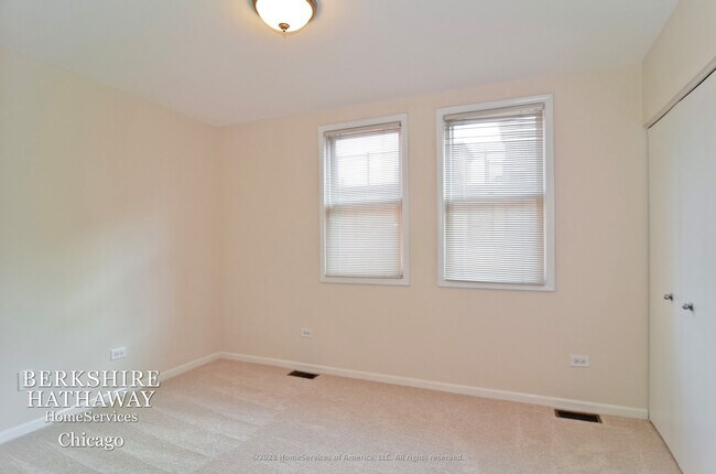 Foto del edificio - 1017 N KINGSBURY Street