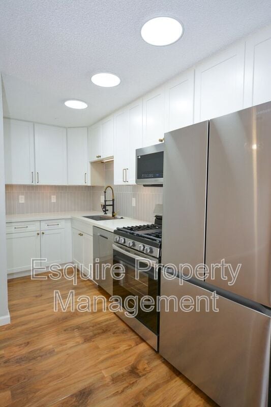 Building Photo - 624 Sunfish Way
