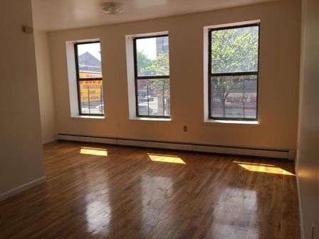 Primary Photo - 216 Utica Ave