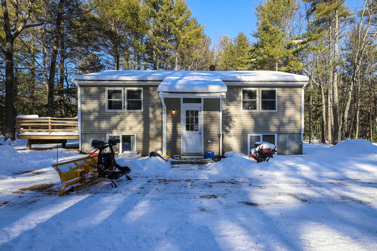 Primary Photo - 2 Tinker Ln