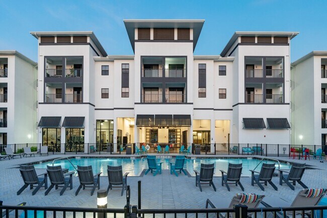 Building Photo - Grand Central