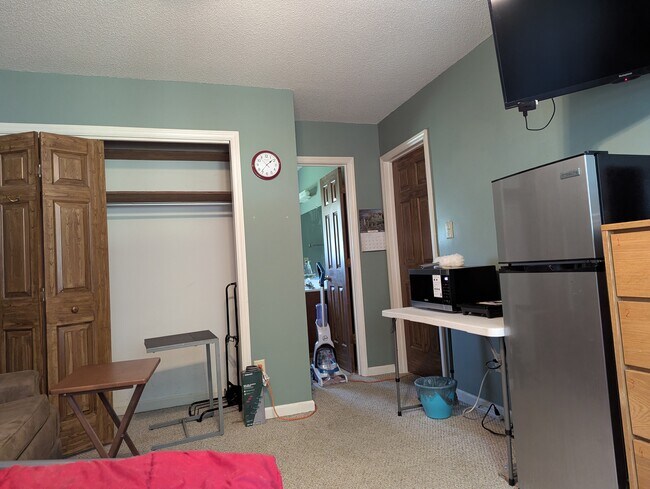 Foto del edificio - 1623 Lakeview Dr