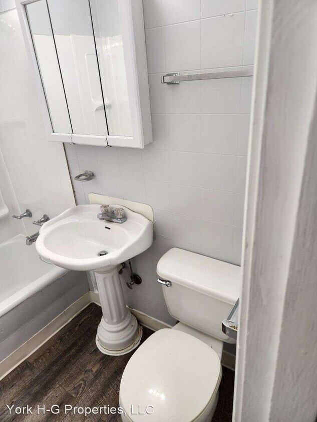 Building Photo - 1 br, 1 bath House - 1080 Kelly Drive