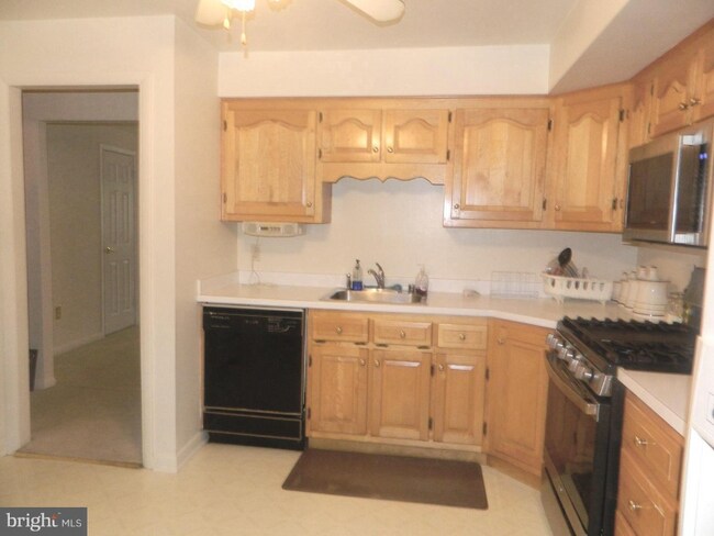 Foto del edificio - 17 Theo Ln