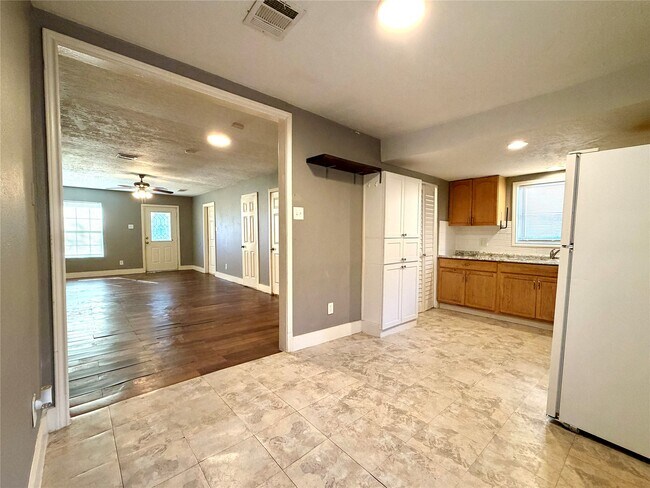 Foto del edificio - 4727 Eppes St