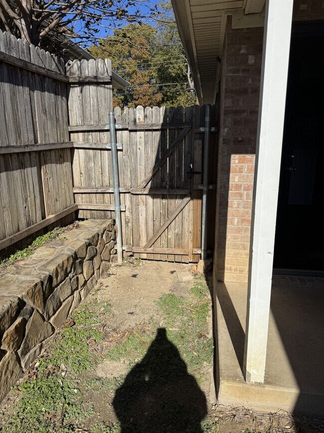 Building Photo - 7802 Downe Dr