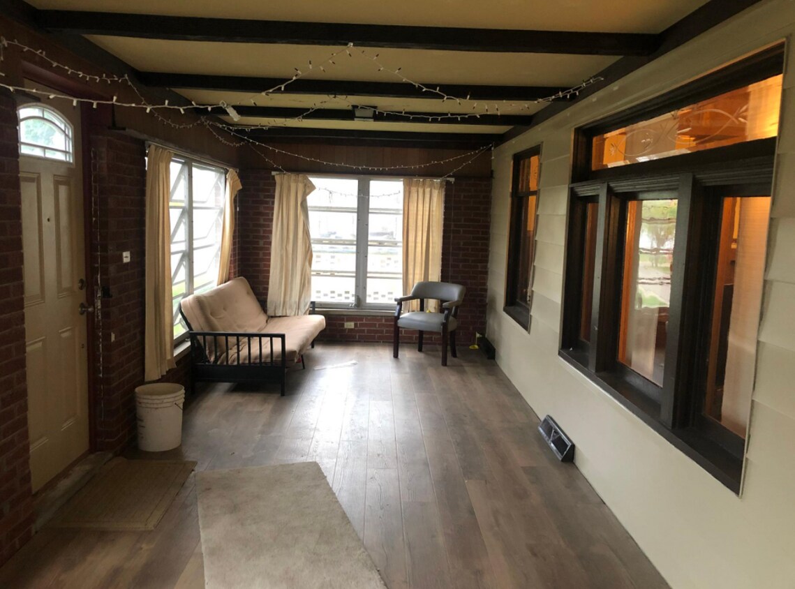 Building Photo - 2115 S Arch Ave