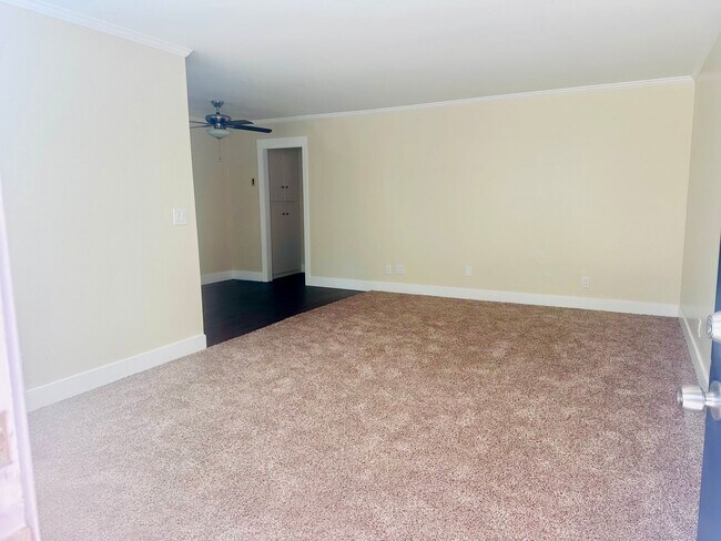 Building Photo - 853 Cherrywood Way