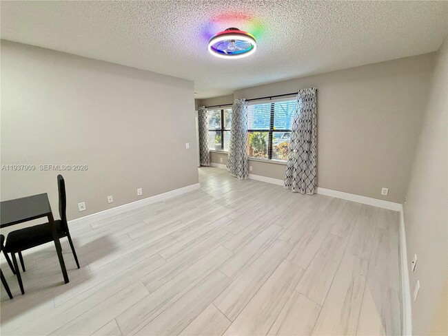 Foto del edificio - 2900 S University Dr