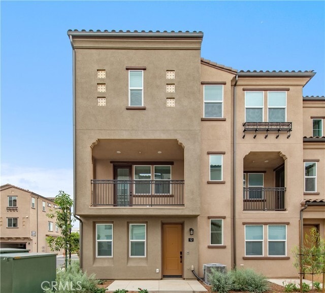 Primary Photo - 2215 W Orange Ave