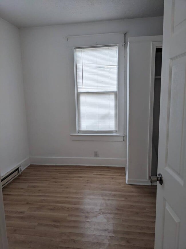 Building Photo - 2.0 bedroom in Muncie Indiana 47303