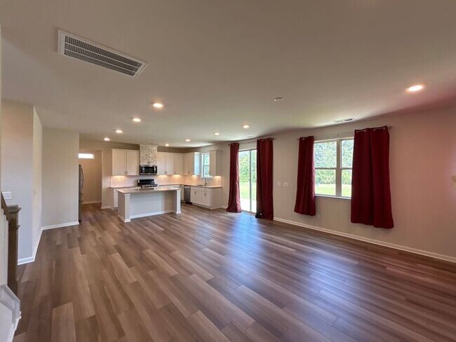 Building Photo - T.R. Lawing Realty Property