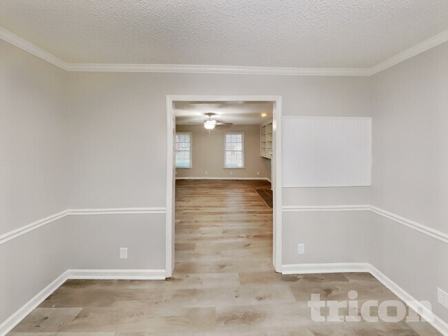 Foto del edificio - 730 Brushy Ridge Dr