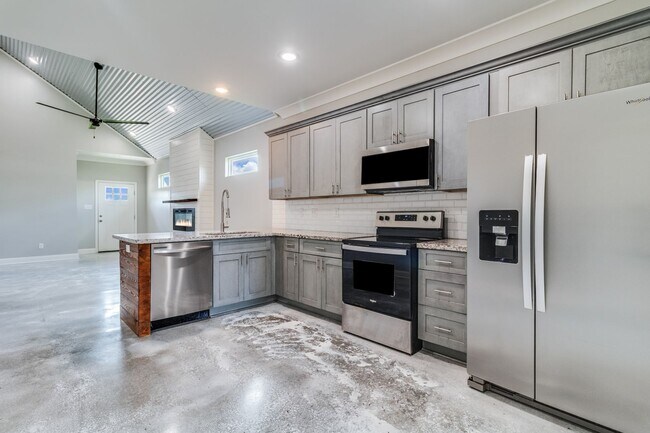 Building Photo - ***Actual address is 305 Colorado Road. Th...
