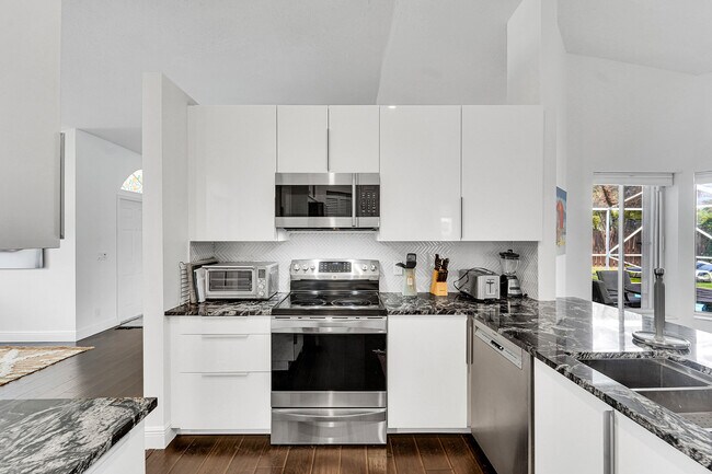 Foto del edificio - 945 Sunflower Ave