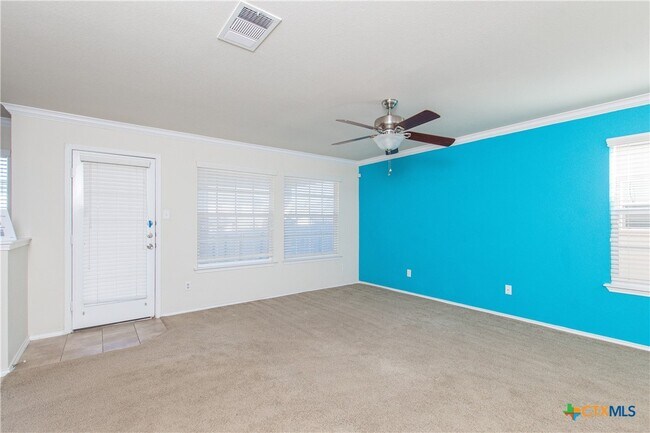 Foto del edificio - 4701 Green Meadow St