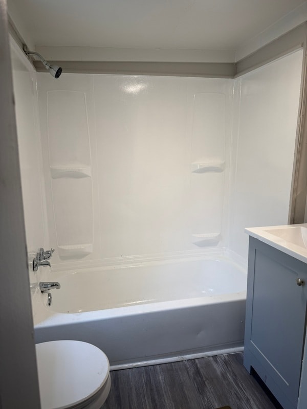 Building Photo - 106 Bell St