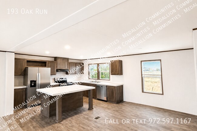 Foto del edificio - 193 Oak Run