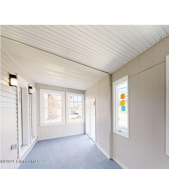 Building Photo - 24 Academy St