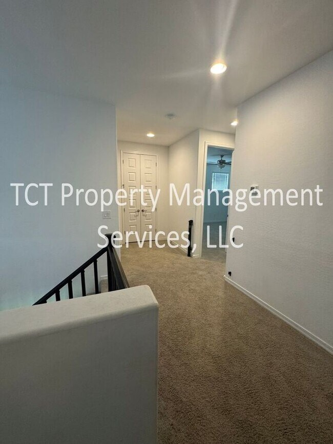 Foto del edificio - Beautiful Fully Updated Home in Spur Cross !