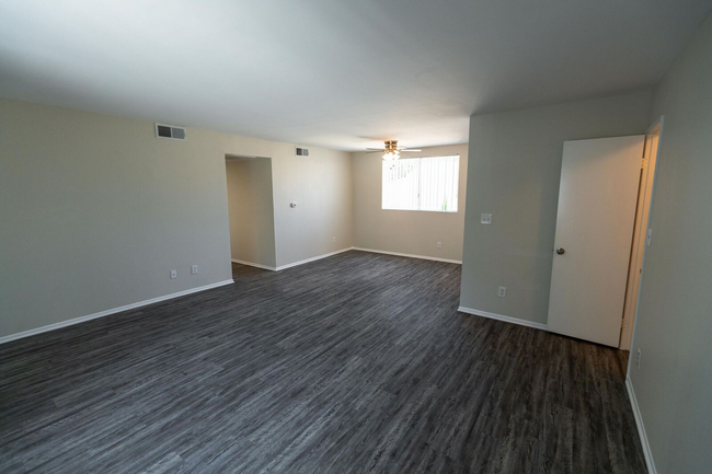 Foto del interior - 6643 Haskell Avenue