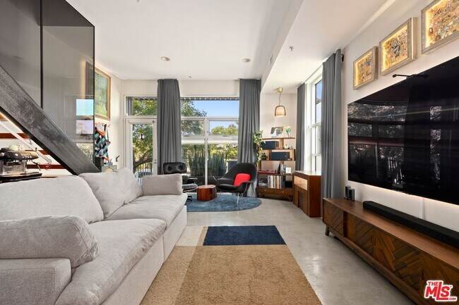 Foto del edificio - 140 S Gramercy Pl