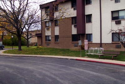 Foto del edificio - Fernwood Court Apartments