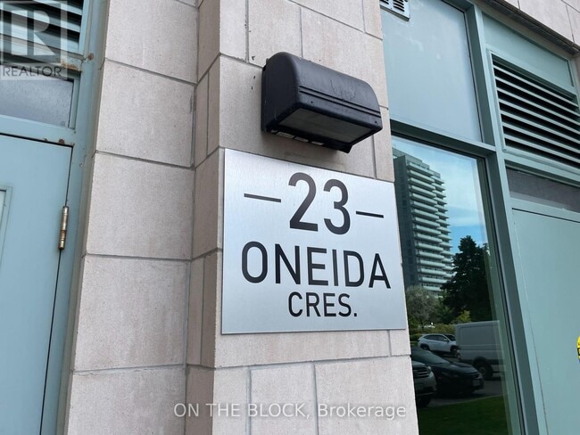 Building Photo - 23-723 Oneida Crescent