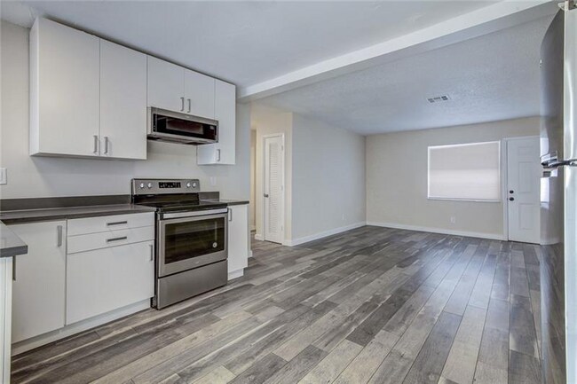 Foto del edificio - 780 NE 46th Ct