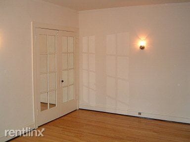 Building Photo - 4916 N Wolcott Ave