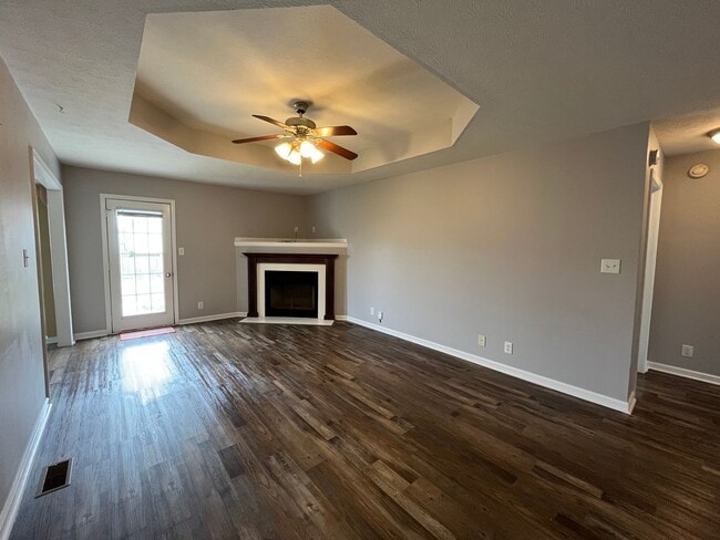 Building Photo - Super Cute Ranch Home with Easy Access to I24
