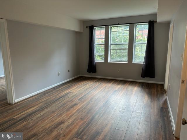 Building Photo - 1816 Queens Ln