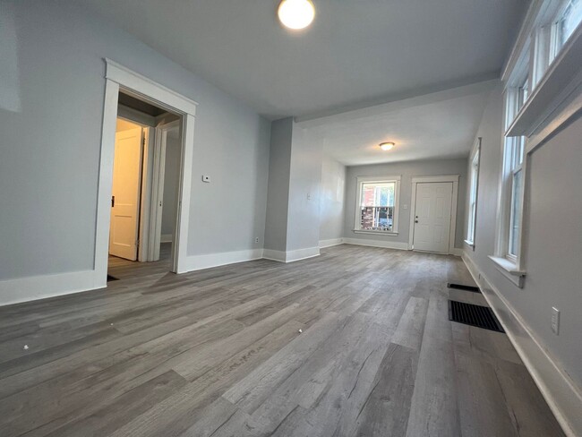 Foto del edificio - 2 br, 1 bath House - 942 E 26th St