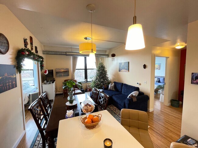 Building Photo - 232 PAVONIA Ave