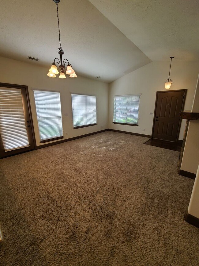 Building Photo - Poker Properties