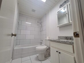 Building Photo - 401 N Tinsley St