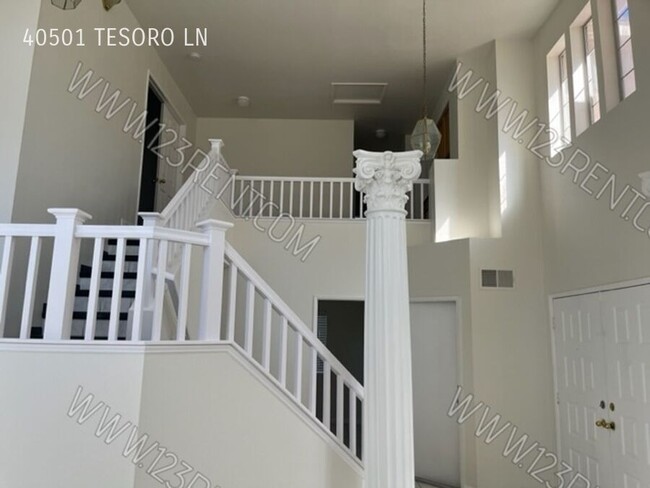 Foto del edificio - 4BD/3BTH WEST PALMDALE HOME