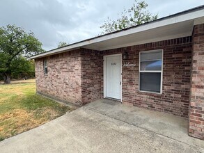 Building Photo - 4692 S Old Dallas Rd