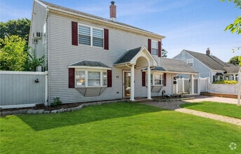 Building Photo - 99 Saddle Ln