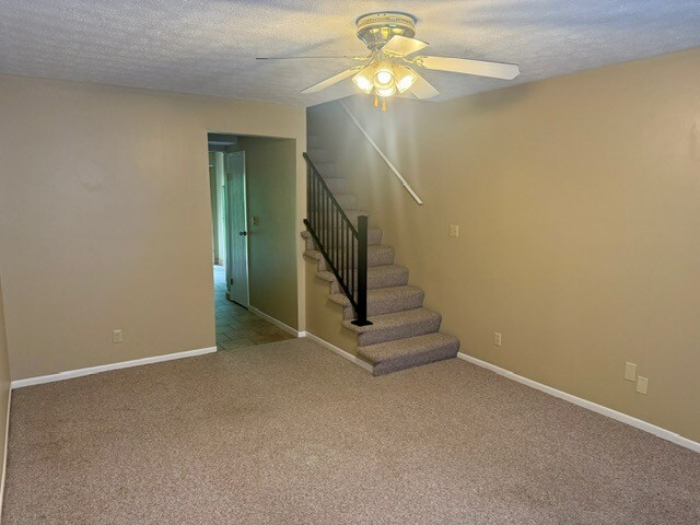 Foto del edificio - 1616 Spring Valley Dr