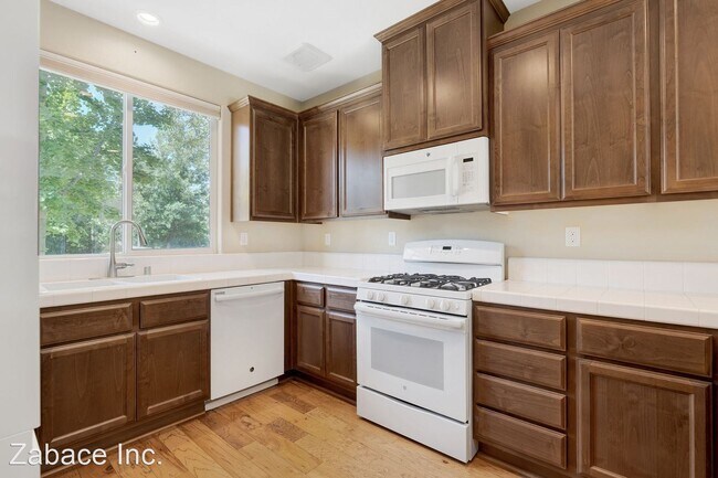 Foto del edificio - 3 br, 3 bath House - 3604 Verona Terrace