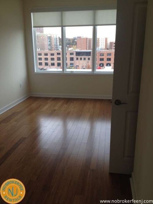 Building Photo - 3 Edgewater Pl